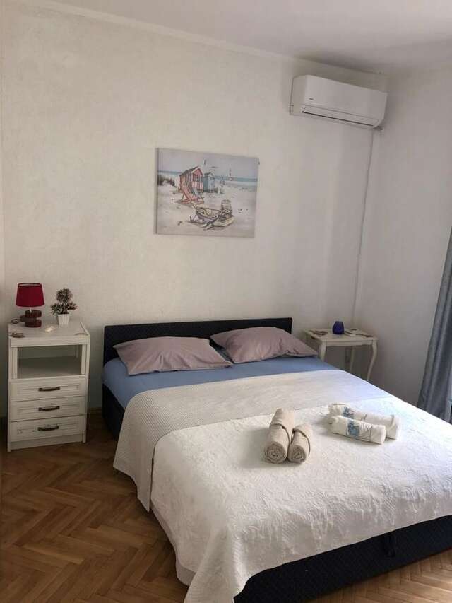 Проживание в семье Dino`s House Улцинь-7
